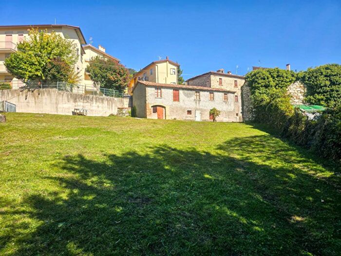 Casa con 8 locali in vendita in Via Poggio, Carpegna