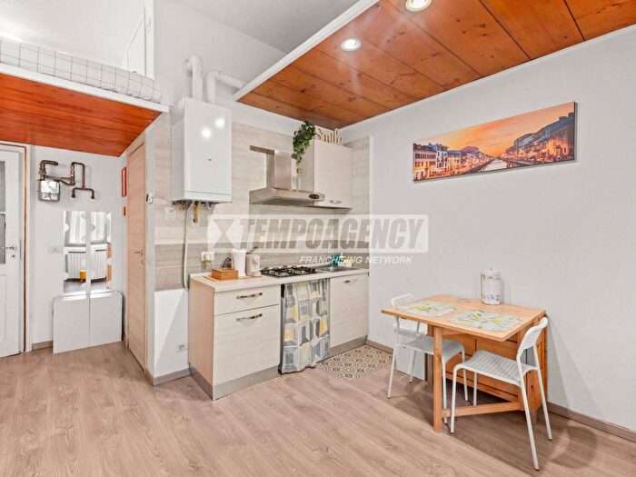 Appartamento monolocale in affitto in Via San Faustino, Ortica, Milano