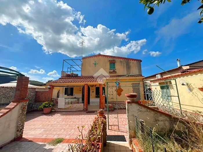 Casa trilocale in vendita in Località Limata, Sessa Aurunca