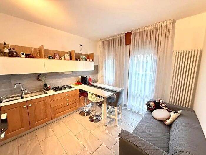 Appartamento trilocale in affitto in Via Giovanni Brotto, Padova