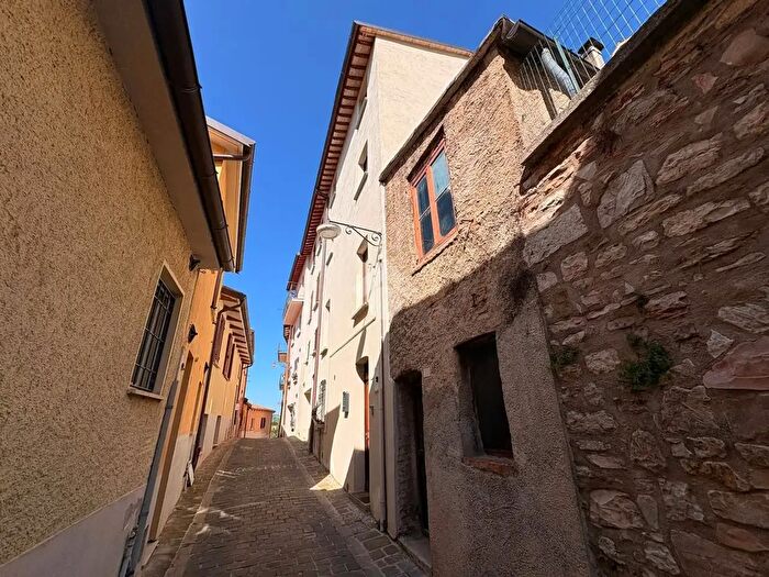 Casa trilocale in vendita in Via Fratelli Tromba, Gualdo Tadino