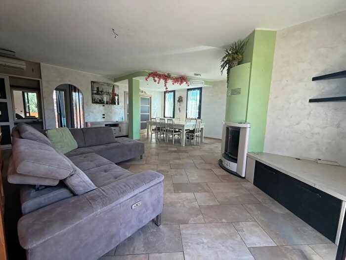Appartamento quadrilocale in vendita in Via Maddalena Snc, Lurago D'Erba
