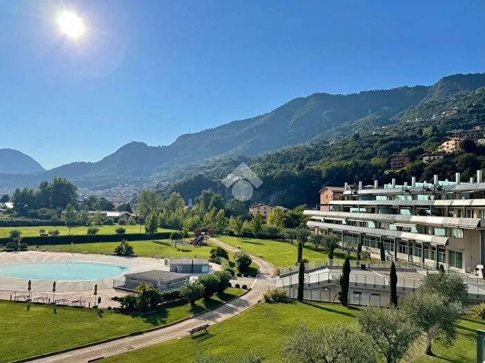 Appartamento trilocale in vendita in Via Marco Polo, Costa Volpino