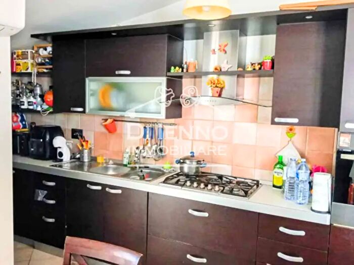 Appartamento trilocale in vendita in Roma