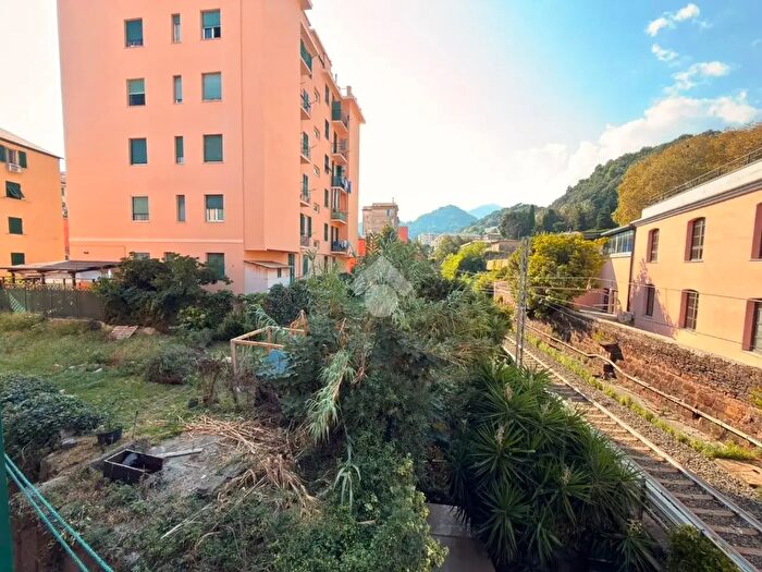 Appartamento bilocale in vendita in Via Sotto I Volti, Genova