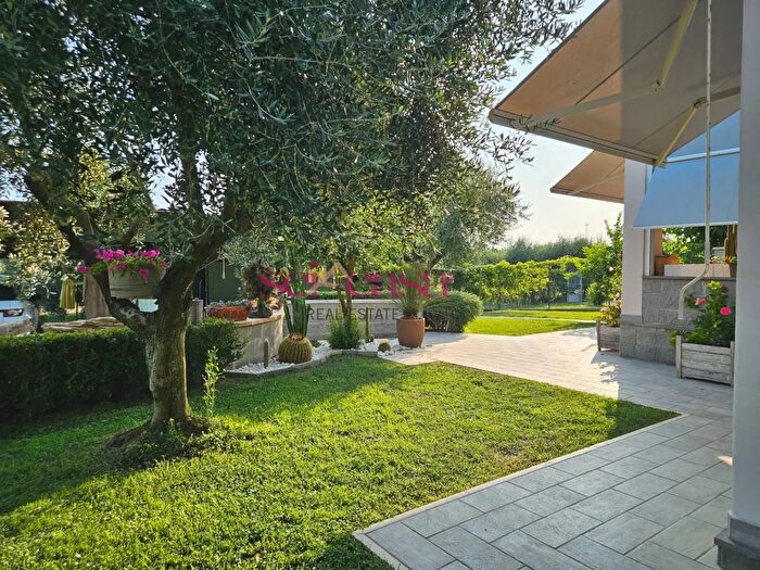 Casa con 10 locali in vendita in Marina di Grosseto, Grosseto