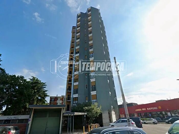 Appartamento trilocale in vendita in Via Vittorio Veneto, Bresso