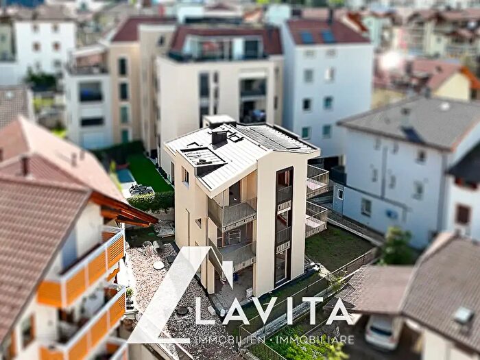 Casa quadrilocale in vendita in Via Damiano Chiesa DamianoChiesaStraße, Laives