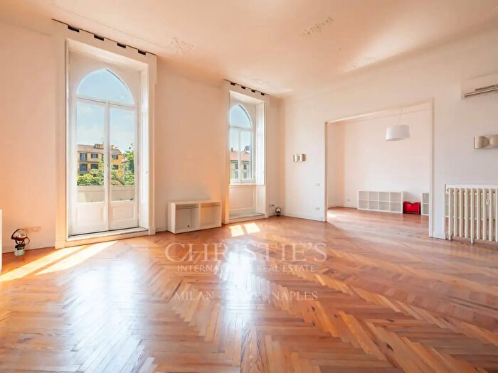 Appartamento quadrilocale in affitto in Viale Luigi Majno, Milano