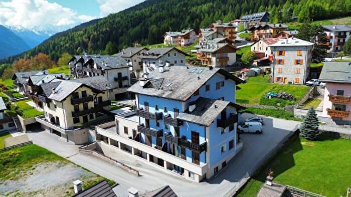 Appartamento quadrilocale in vendita in Via Roma, Valdisotto