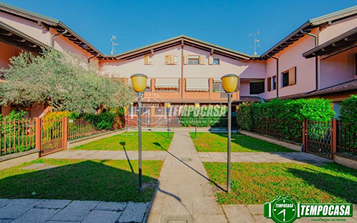 Appartamento trilocale in vendita in Via Quattro Fontane, Bubbiano