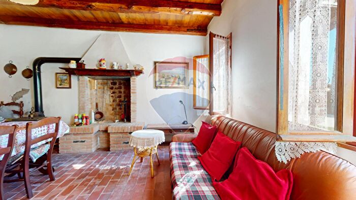 Casa quadrilocale in vendita in Via Vallona, Codevigo