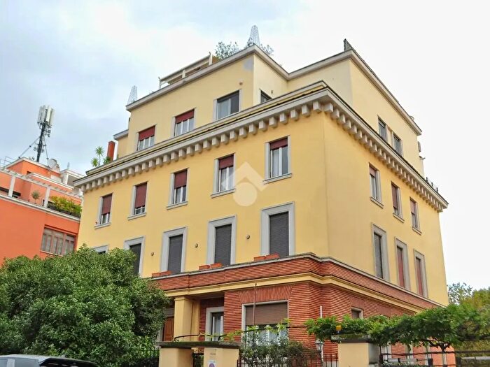 Appartamento trilocale in affitto in Via Barnaba Oriani, Roma