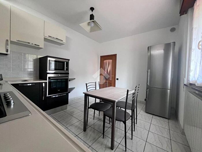 Casa trilocale in affitto in Via Lecco, Seriate