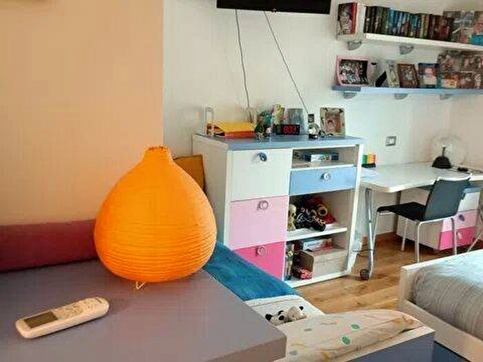 Appartamento trilocale in affitto in Via Rodolfo Carabelli, Martini Insubria, Milano