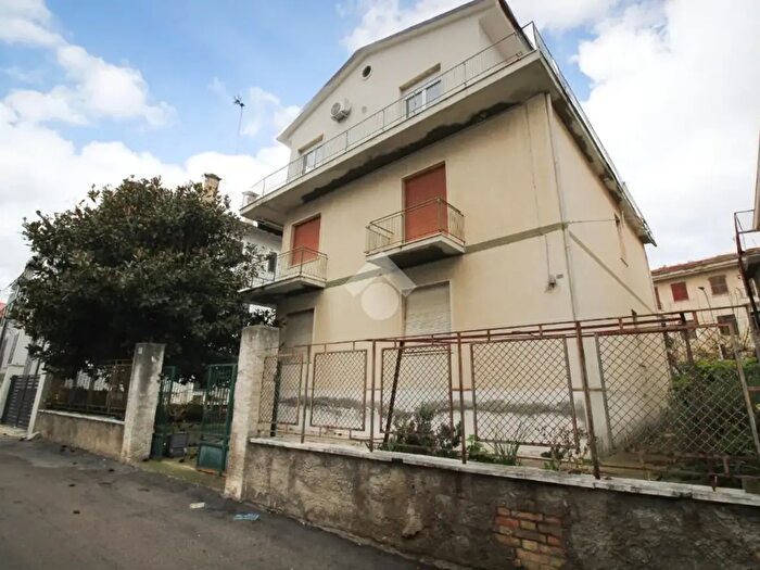 Appartamento quadrilocale in vendita in Via Tommaso Pincione, Ortona