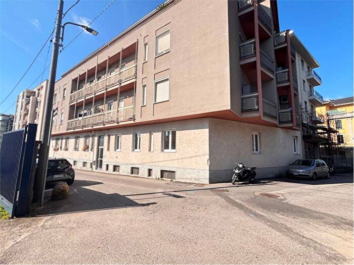 Appartamento trilocale in affitto in via catalani, Giubiano San Carlo, Varese