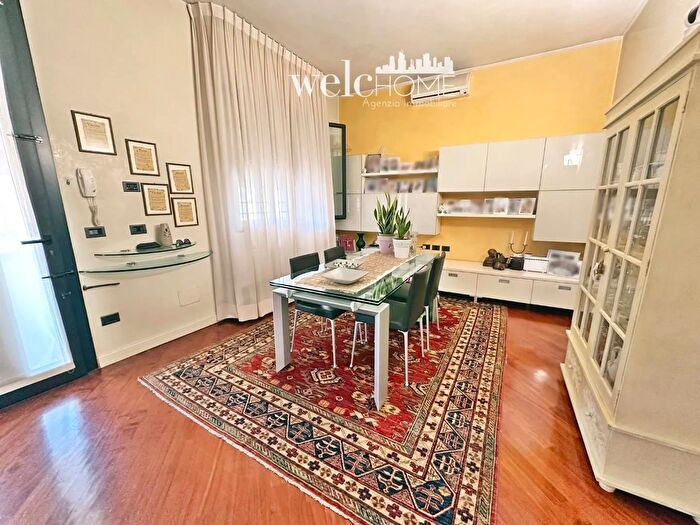 Appartamento con 7 locali in vendita in Campi Bisenzio