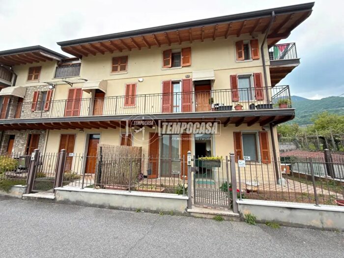 Appartamento trilocale in vendita in Via Guglielmo Marconi, Adrara San Martino