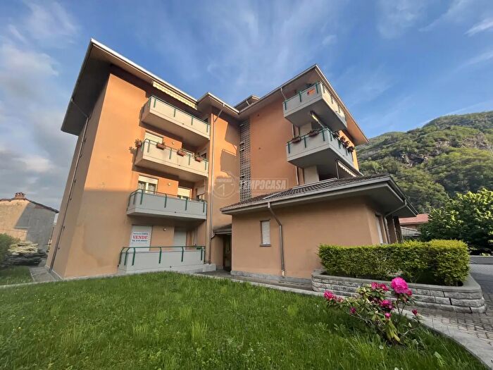 Appartamento quadrilocale in vendita in Pont Canavese