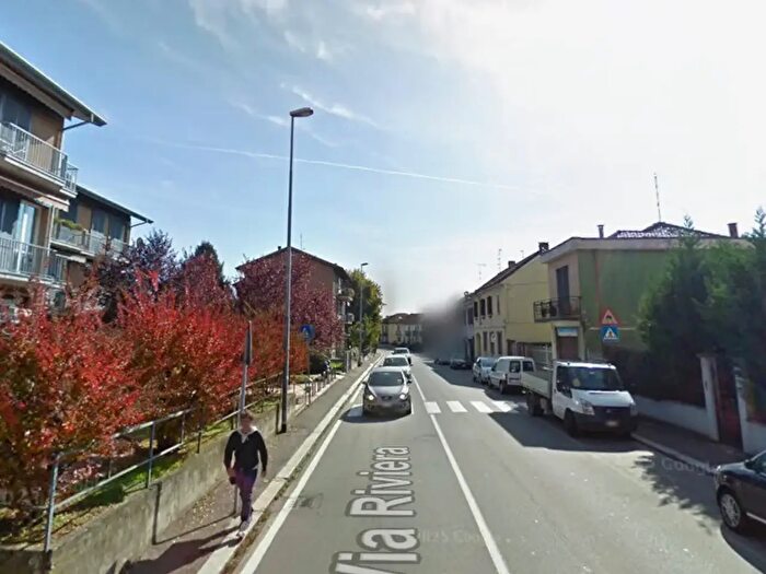Appartamento trilocale in affitto in Via Riviera, Pavia