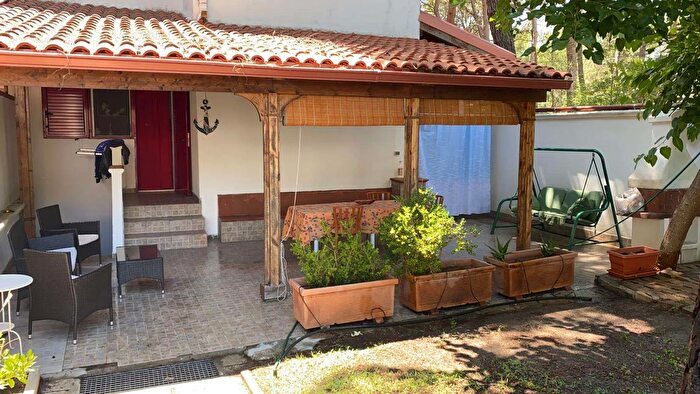 Casa quadrilocale in vendita in Via Collins, Castellaneta