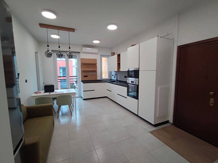 Appartamento con 5 locali in affitto in Via Paulucci di Calbioli Fulcieri, Niguarda, Milano