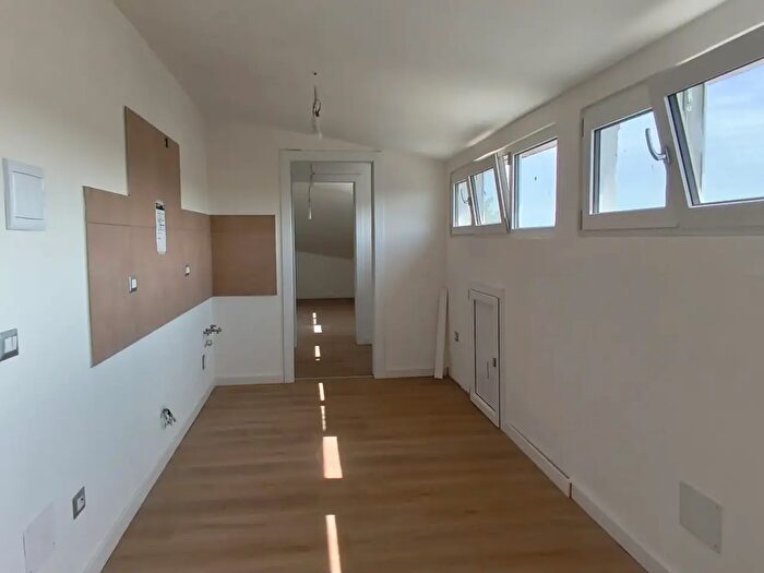 Appartamento trilocale in vendita in Via Sebastiano Caboto, Modena
