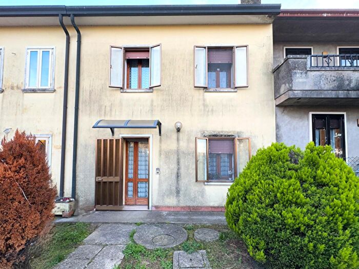 Casa quadrilocale in vendita in Via Matteotti, Poiana Maggiore