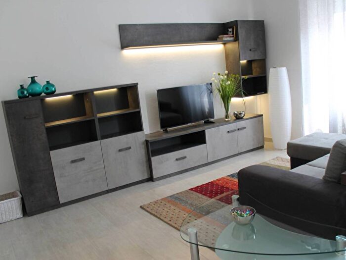 Appartamento quadrilocale in affitto in Interrato Acqua Morta, Veronetta, Verona