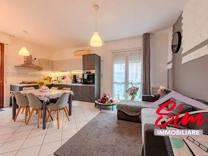 Appartamento trilocale in vendita in Via Ruffini, Novara