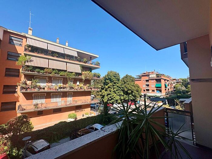 Appartamento trilocale in affitto in Via Giuseppe Pianese, Colli Portuensi Casaletto, Roma