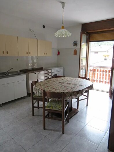 Appartamento quadrilocale in vendita in Val Masino