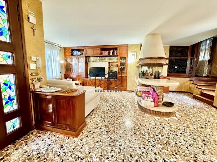 Casa con 6 locali in vendita in Via Ca Memo N Piano T, Noventa Di Piave