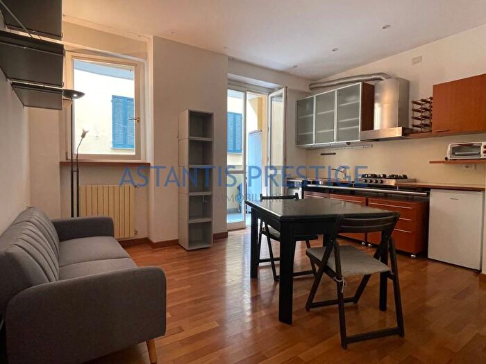 Appartamento bilocale in affitto in Via Scaldasole, Ticinese, Milano