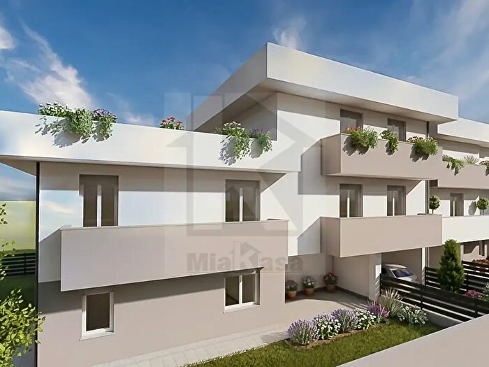 Casa quadrilocale in vendita in Via Piave, Uboldo