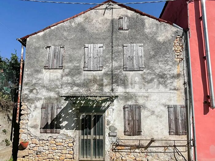 Casa con 6 locali in vendita in Via Vicolo Castello, Monteviale