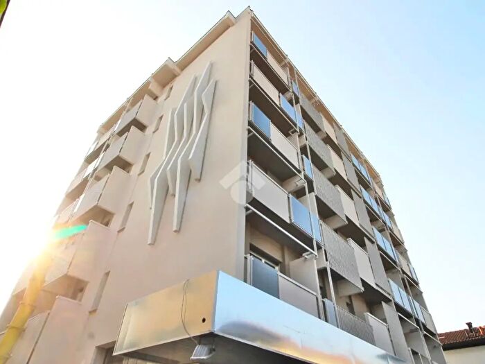 Appartamento trilocale in vendita in Via Montebello, Mariano Comense