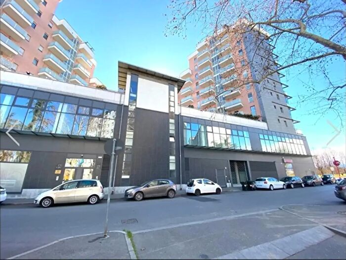 Appartamento quadrilocale in vendita in Via Flli Garrone, Torino