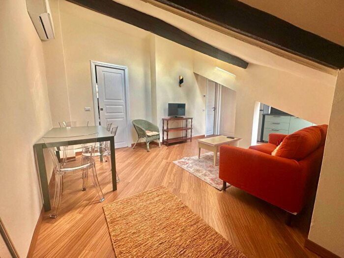 Appartamento trilocale in affitto in Via Lambro, Porta Venezia, Milano