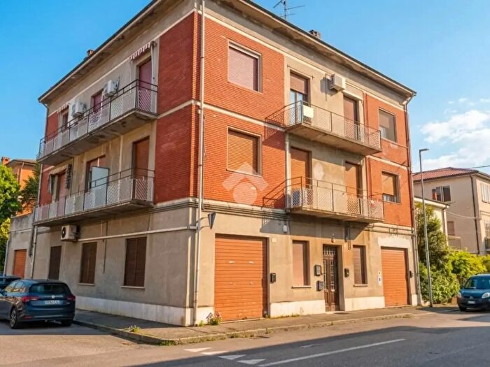 Appartamento trilocale in vendita in Via Almerigo Storari, Ferrara