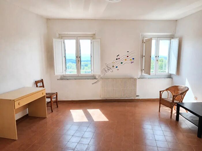 Appartamento con 6 locali in vendita in Palaia