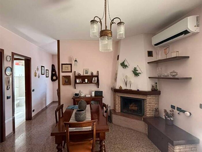 Casa con 5 locali in affitto in Via Milano, Centro, Vignola