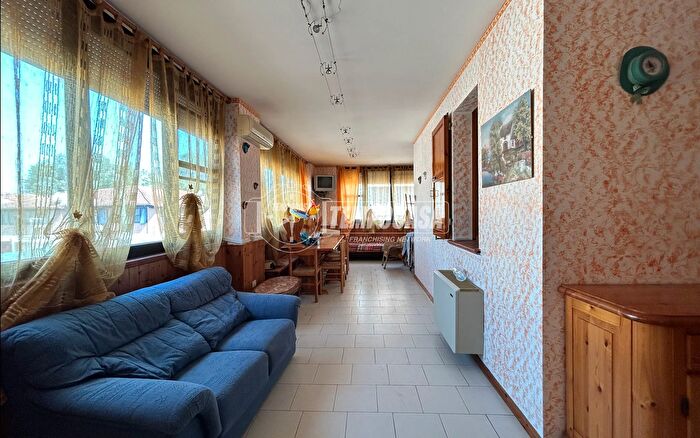 Appartamento trilocale in vendita in Via Carini, Comacchio