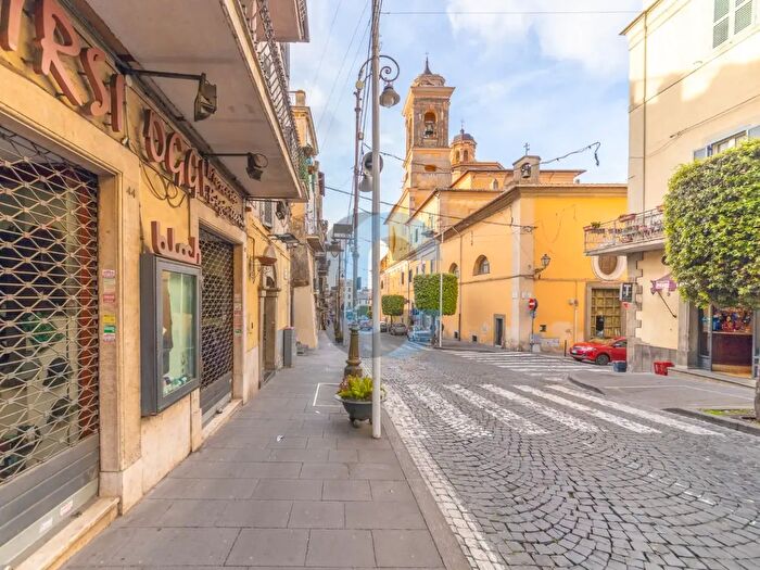 Appartamento trilocale in vendita in Corso Trieste, Marino