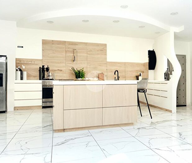 Appartamento quadrilocale in vendita in Via Nazionale dell Puglie, Casoria