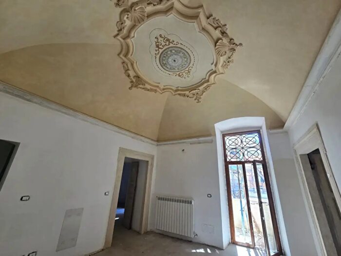 Appartamento con 7 locali in vendita in Via Rocca di Corno, LAquila