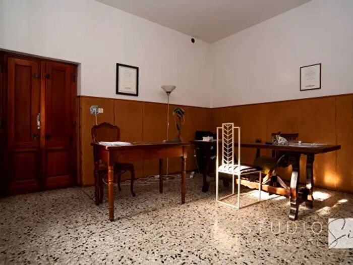 Casa con 6 locali in vendita in Via Pisa, Pistoia