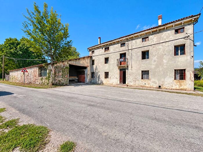 Casa con 6 locali in vendita in Via Mezzana, Barbarano Mossano