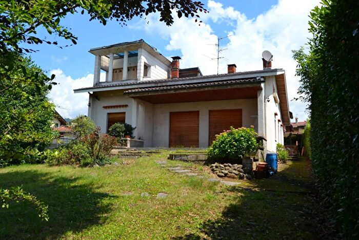 Casa con 6 locali in vendita in Strada Monte Bo Biella, Biella